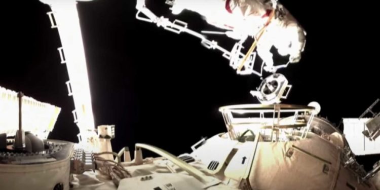 Κίνα - Γουάνγκ - Διάστημα