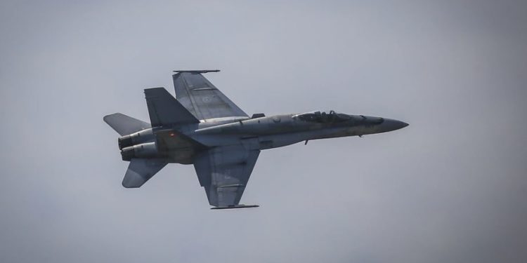CF-18