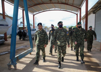 Επίσκεψη αρχηγού ΓΕΕΘΑ στη «Φωλιά» των Δυνάμεων Ειδικών Επιχειρήσεων [pics]