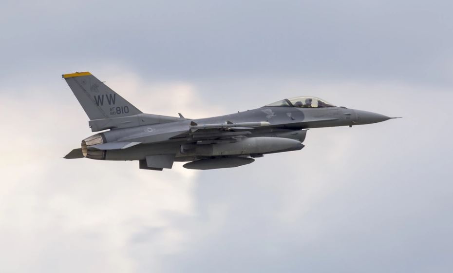 F-16