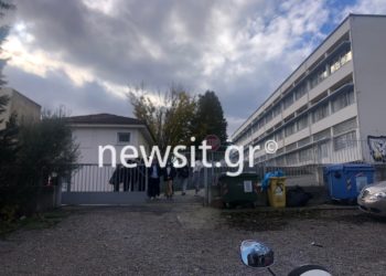 Προφυλακισμένοι παραμένουν οι αυτοαποκαλούμενοι «Θεματοφύλακες του Συντάγματος» που «συνέλαβαν» διευθυντή Γυμνασίου