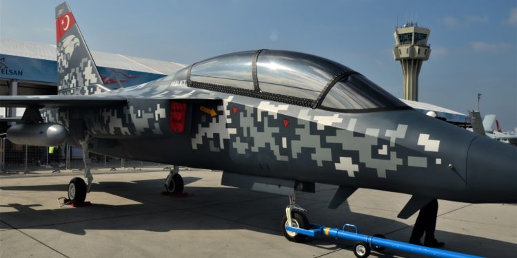 Hürjet: «Πράσινο φως» για τη μαζική παραγωγή του προηγμένου τουρκικού μαχητικού