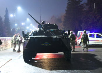 Καζακστάν: Συγκρούσεις στρατού και διαδηλωτών στην πρωτεύουσα – Ακούγονται πυροβολισμοί [pics, vid]