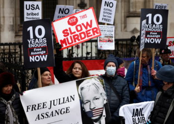 Τζουλιάν Ασάνζ