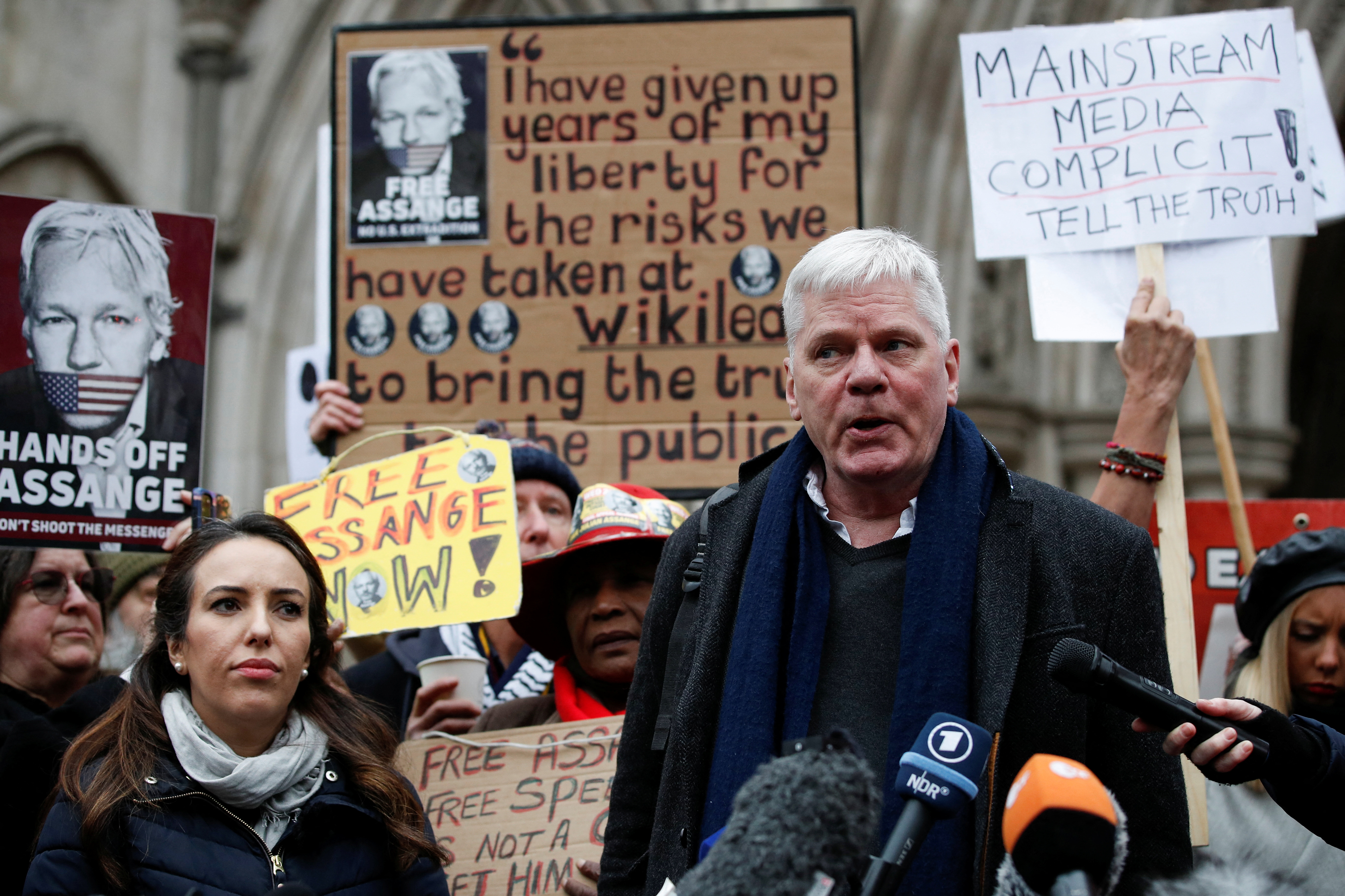 Τζούλιαν Ασάνζ