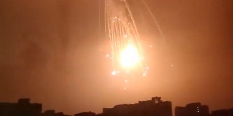 Πόλεμος στην Ουκρανία: Κατερρίφθη αεροσκάφος ή ρωσικός πύραυλος cruise πάνω από το Κίεβο [vid]