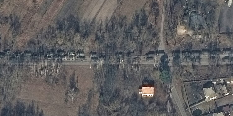 Ουκρανία: Υπό πολιορκία Κίεβο και Χάρκοβο – Στρατιωτικές ενισχύσεις στέλνει η Ρωσία