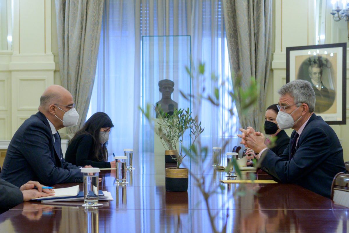 Πάιατ - Δένδιας