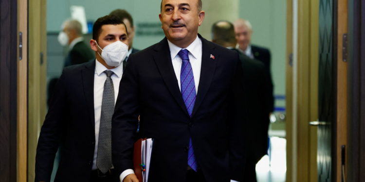 Τσαβούσογλου: Οι συνομιλίες Ρωσίας – Ουκρανίας στην Τουρκία σημείωσαν τη σημαντικότερη πρόοδο μέχρι σήμερα
