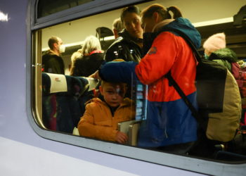 Ουκρανία: Άρχισε η αποχώρηση αμάχων από Σούμι και Ιρπίν