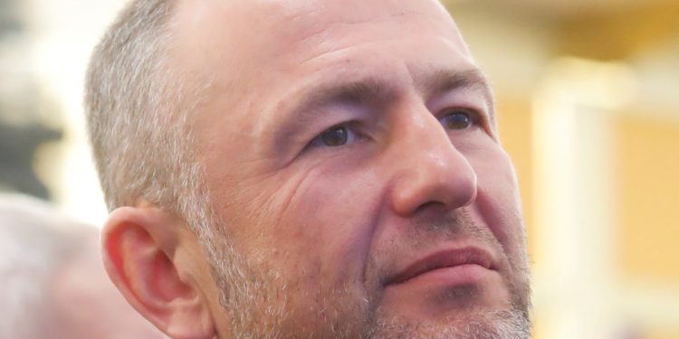 Ο Ρώσος ολιγάρχης Μελνιτσένκο με το σκάφος των 143 μέτρων προειδοποιεί για παγκόσμια επισιτιστική κρίση