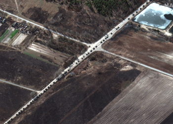 Εισβολή στην Ουκρανία: Γιγαντιαία ρωσική στρατιωτική οχηματοπομπή βόρεια του Κιέβου