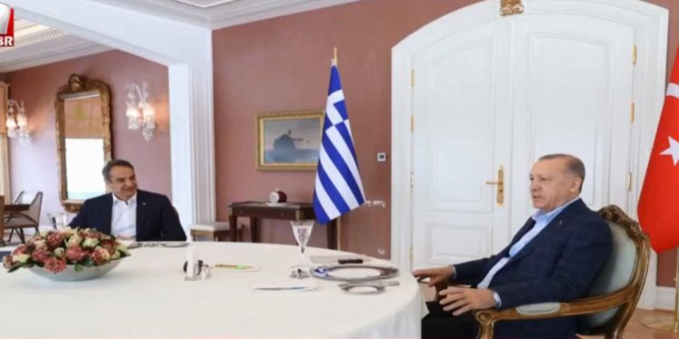 Σε εξέλιξη το γεύμα εργασίας Μητσοτάκη – Ερντογάν στην Κωνσταντινούπολη