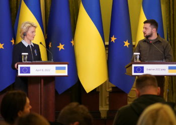 Ζελένσκι: «Ευχαριστούμε για τις κυρώσεις, αλλά δεν είναι αρκετές» – Η συνάντηση με την Πρόεδρο της Κομισιόν στο Κίεβο