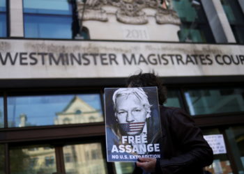 Τζούλιαν Ασάνζ