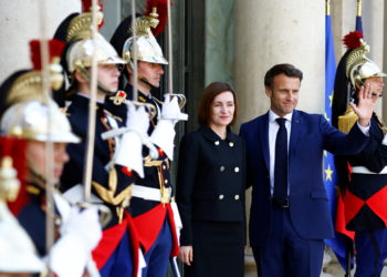 Μακρόν: «Η ΕΕ να αποφασίσει σύντομα σχετικά με την ένταξη της Μολδαβίας – Ο πόλεμος μπορεί να επεκταθεί»