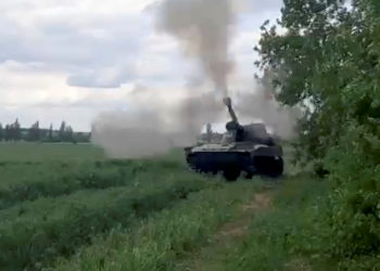 ΓΕΣ: Επίσκεψη του Αρχηγού στο 301 Εργοστάσιο Βάσης [pics]