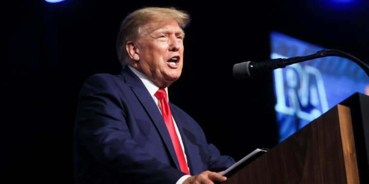 Τραμπ: Αμετανόητα υπέρμαχος της οπλοκατοχής, ακόμη και μετά το μακελειό στο Τέξας