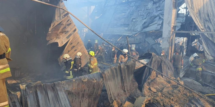 Κρεμεντσούκ: Μακραίνει η λίστα των νεκρών – «Μόνο παράφρονες τρομοκράτες θα έκαναν τέτοιο χτύπημα»