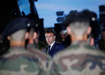 Μακρόν: Κάποια στιγμή η Ουκρανία θα πρέπει να διαπραγματευθεί με την Ρωσία