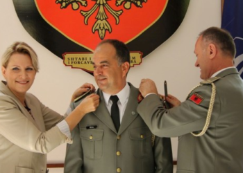 Αλβανία: Ο Α/ΓΕΕΘΑ Στρατηγός Μπέγκαϊ επιλέχθηκε για πρόεδρος της χώρας