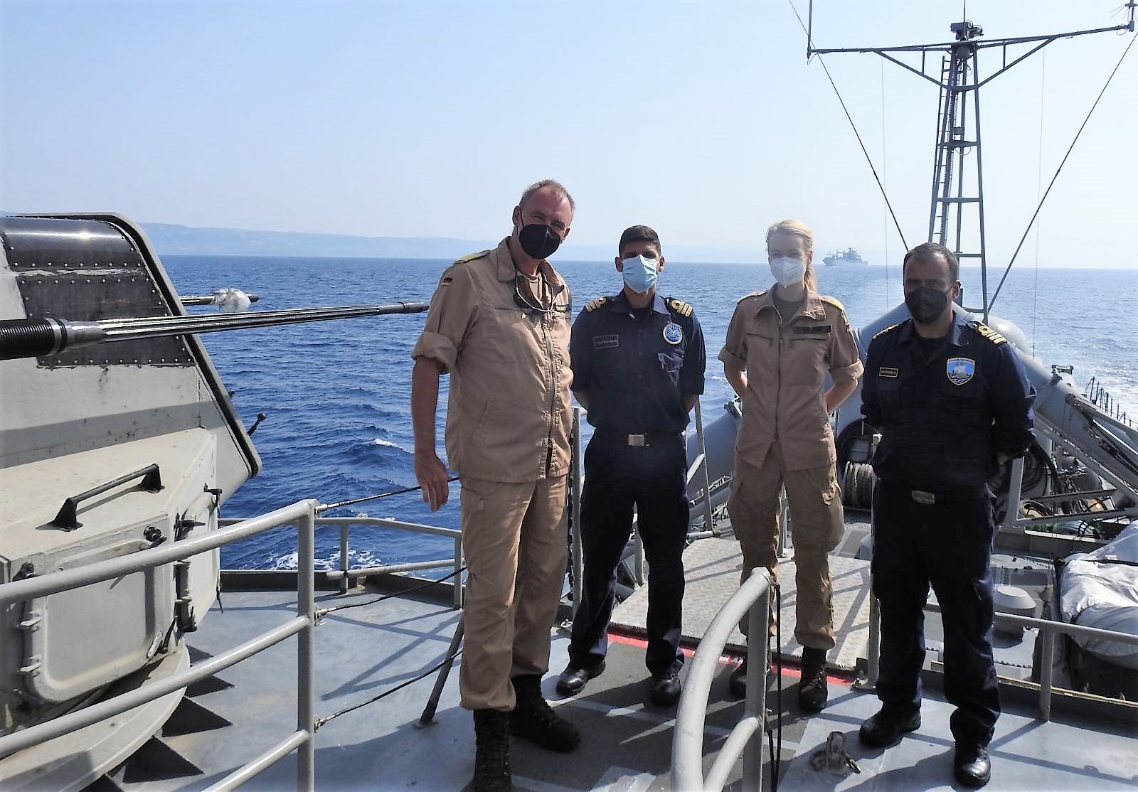 ΓΕΕΘΑ: Επίσκεψη του διοικητή του ΝΑΤΟ Aegean Activity στο ταχύ περιπολικό «Σταράκης» [pics]