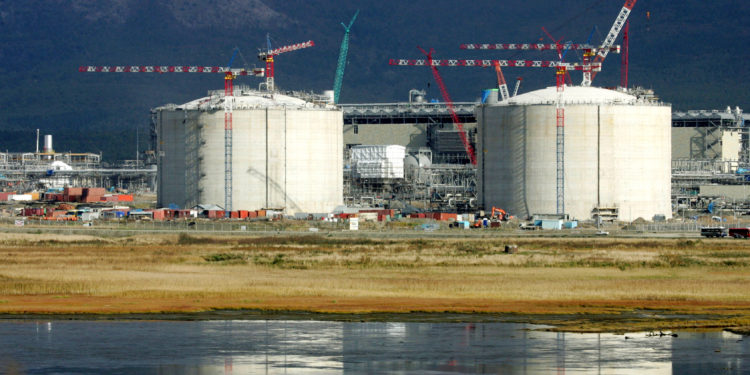 Μπάιντεν - Πετρέλαιο