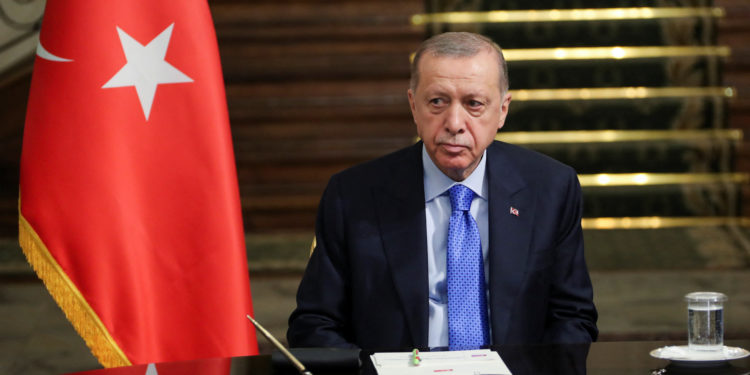 Ακάθεκτος ο Ερντογάν: «Θα συνεχίσουμε τη μάχη κατά των τρομοκρατών στη Συρία»