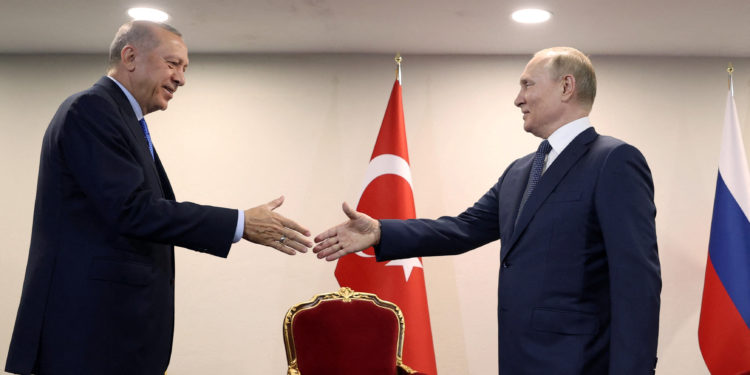  Al-Monitor: Γιατί ο Βλάντιμιρ Πούτιν στηρίζει τον Ρετζέπ Ταγίπ Ερντογάν
