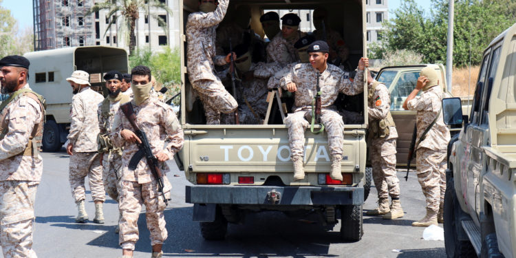 Λιβύη: Πόλεμος στους δρόμους της Τρίπολης ανάμεσα σε ένοπλες ομάδες – Αναφορές για νεκρούς