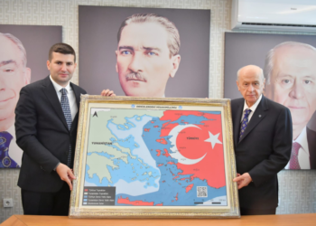 Γκρίζοι Λύκοι: Νέο εθνικιστικό παραλήρημα από το συγκυβερνών κόμμα της Τουρκίας με «στόχο» την Κρήτη [pic]