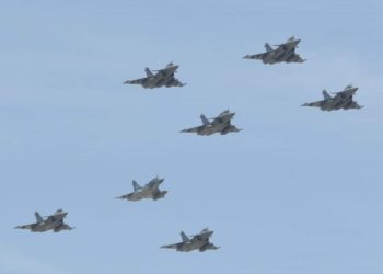 Ελληνικά Rafale πέταξαν πάνω από το Παρίσι για την Ημέρα της Βαστίλης [pics,vid]