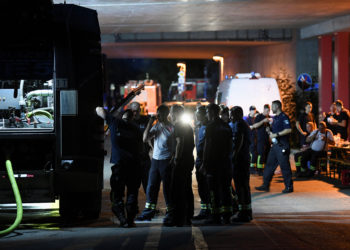 Βερολίνο: Ανεξέλεγκτη η πυρκαγιά στο δάσος Γκρούνεβαλντ – Συνεχίζονται οι εκρήξεις στην αποθήκη πυρομαχικών