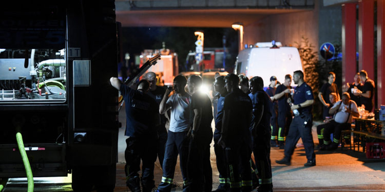 Βερολίνο: Ανεξέλεγκτη η πυρκαγιά στο δάσος Γκρούνεβαλντ – Συνεχίζονται οι εκρήξεις στην αποθήκη πυρομαχικών