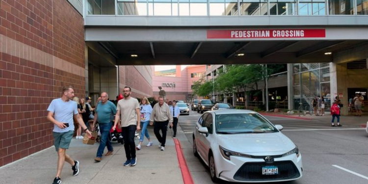 ΗΠΑ: Πανικός σε τεράστιο Mall στη Μινεάπολη – Πυροβολισμοί σε κατάστημα αθλητικών ειδών [pics, vid]