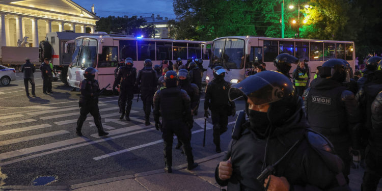 Ρωσία: Μεγαλώνει το «μέτωπο» κατά του Πούτιν – Πάνω από 1.000 συλλήψεις διαδηλωτών