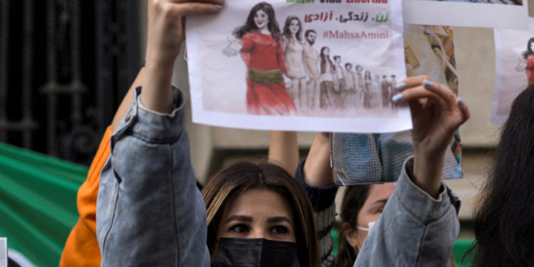 Ιράν: 35 άτομα έχουν χάσει τη ζωή τους από την καταστολή των διαδηλώσεων