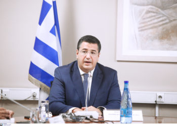 Απόστολος Τζιτζικώστας