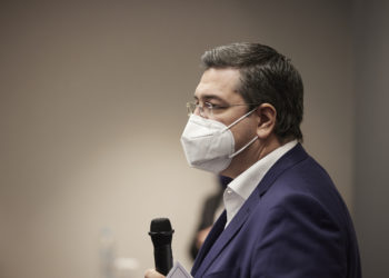 Απόστολος Τζιτζικώστας