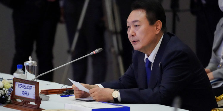 Νότια Κορέα: Ο πρόεδρος Γιουν Σουκ-γελ ζητά μεγαλύτερη συνεργασία με Κίνα και Ιαπωνία