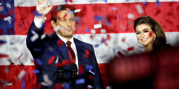 Ρον ΝτεΣάντις: Το ανερχόμενο αστέρι των Ρεπουμπλικάνων πιθανότερος αντίπαλος του Τραμπ για το 2024