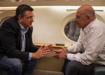 Απόστολος Τζιτζικώστας