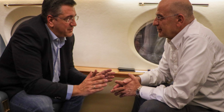 Απόστολος Τζιτζικώστας