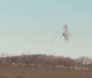 Ka-52: Ουκρανοί στρατιώτες κατέρριψαν άλλον ένα ρωσικό «αλιγάτορα» πάνω από το Λουγκάνσκ [vid]