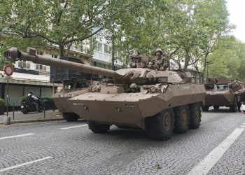 AMX-10 RC: Η Γαλλία θα στείλει ελαφρά άρματα μάχης στην Ουκρανία – «Στο τραπέζι» και τα ΤΟΜΠ Bastion