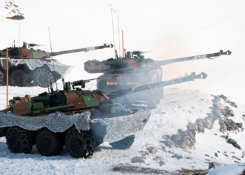 AMX 10-RC: Η Γαλλία θέλει να παραδώσει εντός διμήνου τα ΤΟΜΑ στην Ουκρανία – Τι γίνεται με τα Leopard 2;