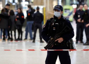 Παρίσι: Νεαρός τραυμάτισε 6 με μαχαίρι στον σταθμό Gare du Nord – «Εξουδετερώθηκε» από αστυνομικούς [vid]