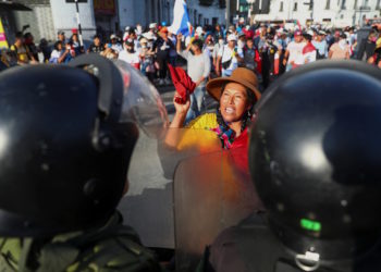 Περού: «Τώρα εμφύλιος πόλεμος!», διαμηνύουν διαδηλωτές [pics]