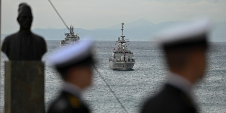 ΓΕΝ: Ανέλαβε τα καθηκοντά του ο αντιναύαρχος Δρυμούσης – «Περήφανος» για τη θητεία του ο ναύαρχος Πετράκης [pics]