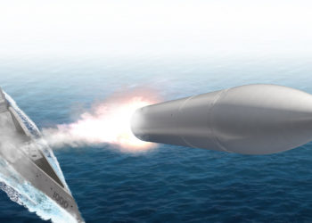 CPS: Η Lockheed Martin θα εγκαταστήσει τα πρώτα υπερηχητικά όπλα στα αμερικανικά αντιτορπιλικά Zumwalt